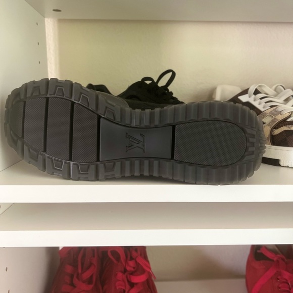 Louis Vuitton Men Sneakers Size 8 - Picture 2 of 10